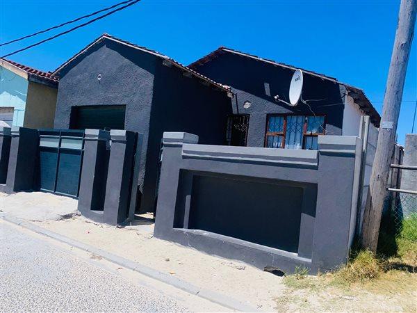 3 Bedroom Property for Sale in Sabata Dalindyebo Square Western Cape